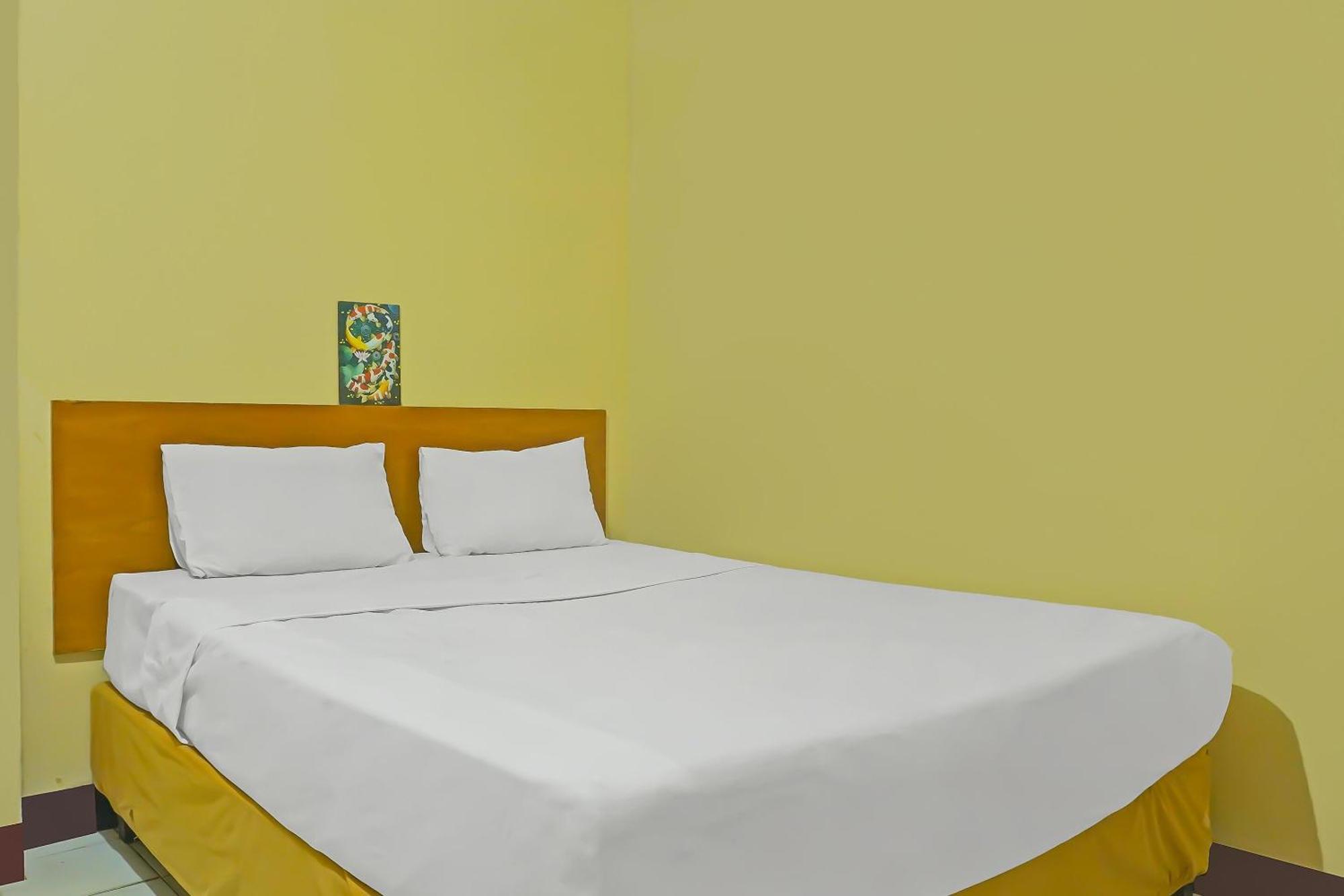 Hotel Spot On 92466 Adam Kost Syariahnearwisata Jembatan Barito