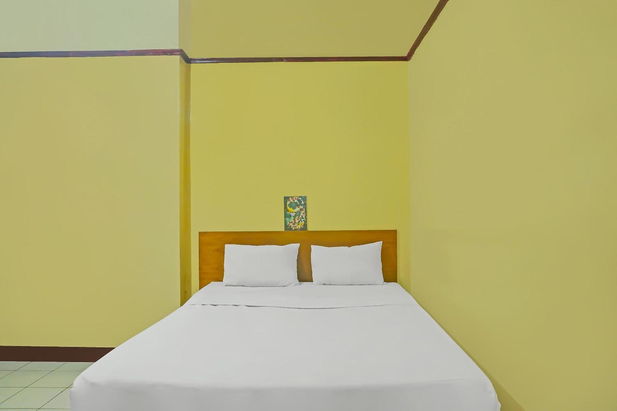 Spot On 92466 Adam Kost Syariahnearwisata Jembatan Barito 2*