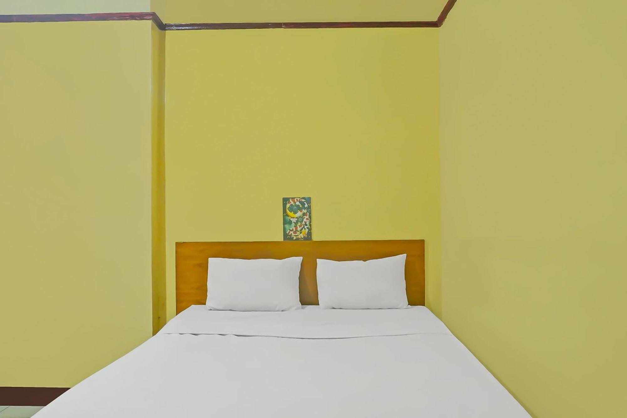 Hotel Spot On 92466 Adam Kost Syariahnearwisata Jembatan Barito