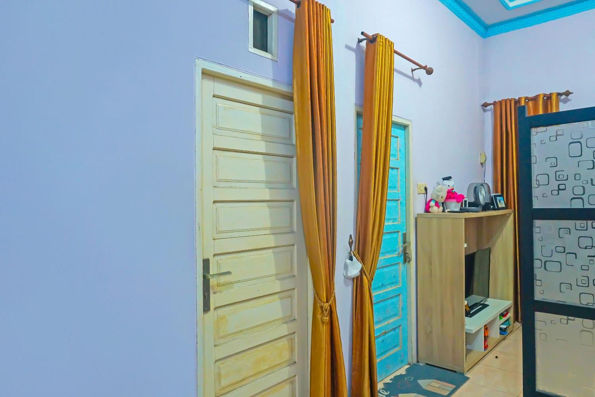Hotel Spot On 92466 Adam Kost Syariahnearwisata Jembatan Barito Banjarmasin (South Kalimantan)