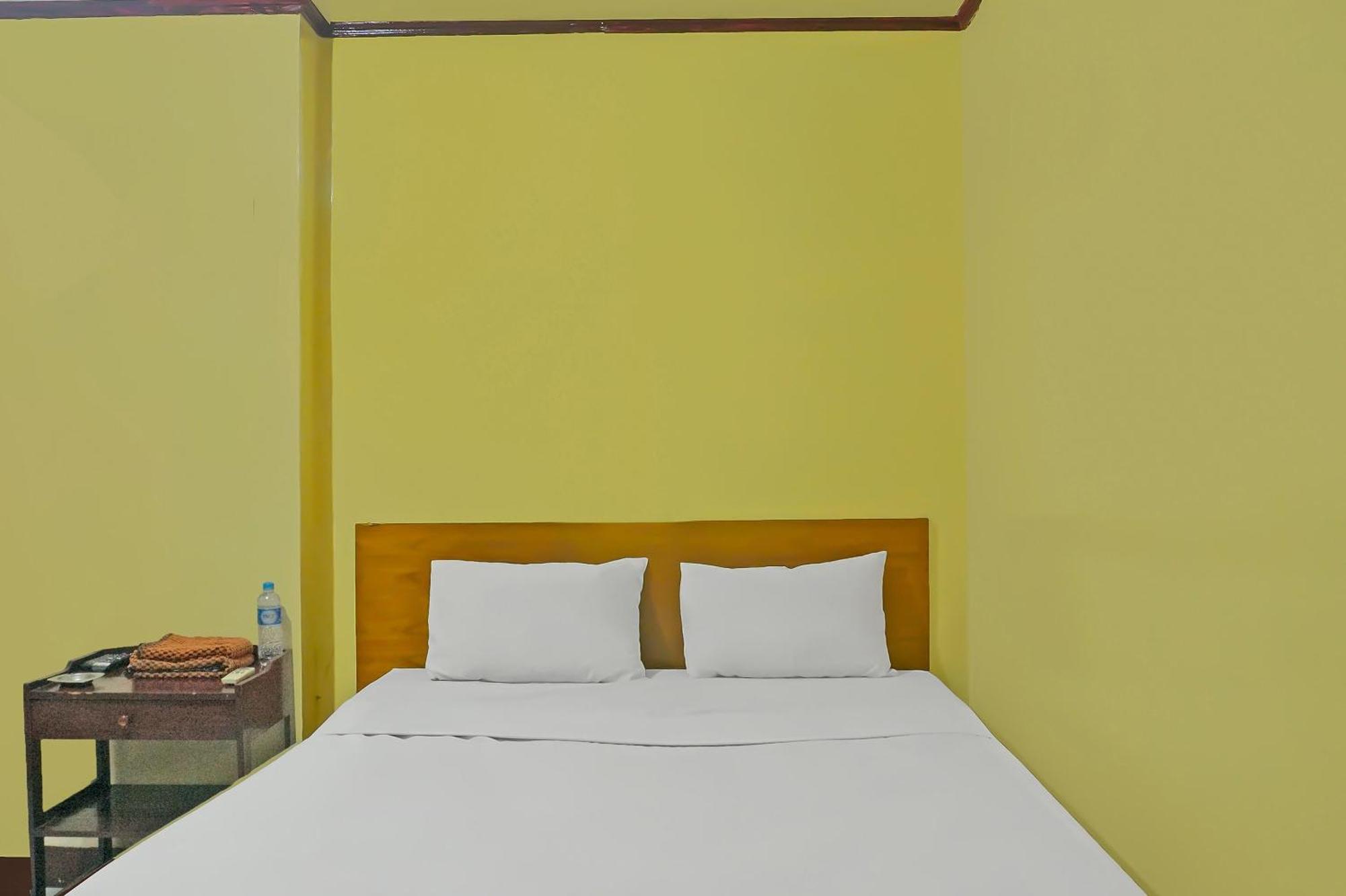 Spot On 92466 Adam Kost Syariahnearwisata Jembatan Barito 2*