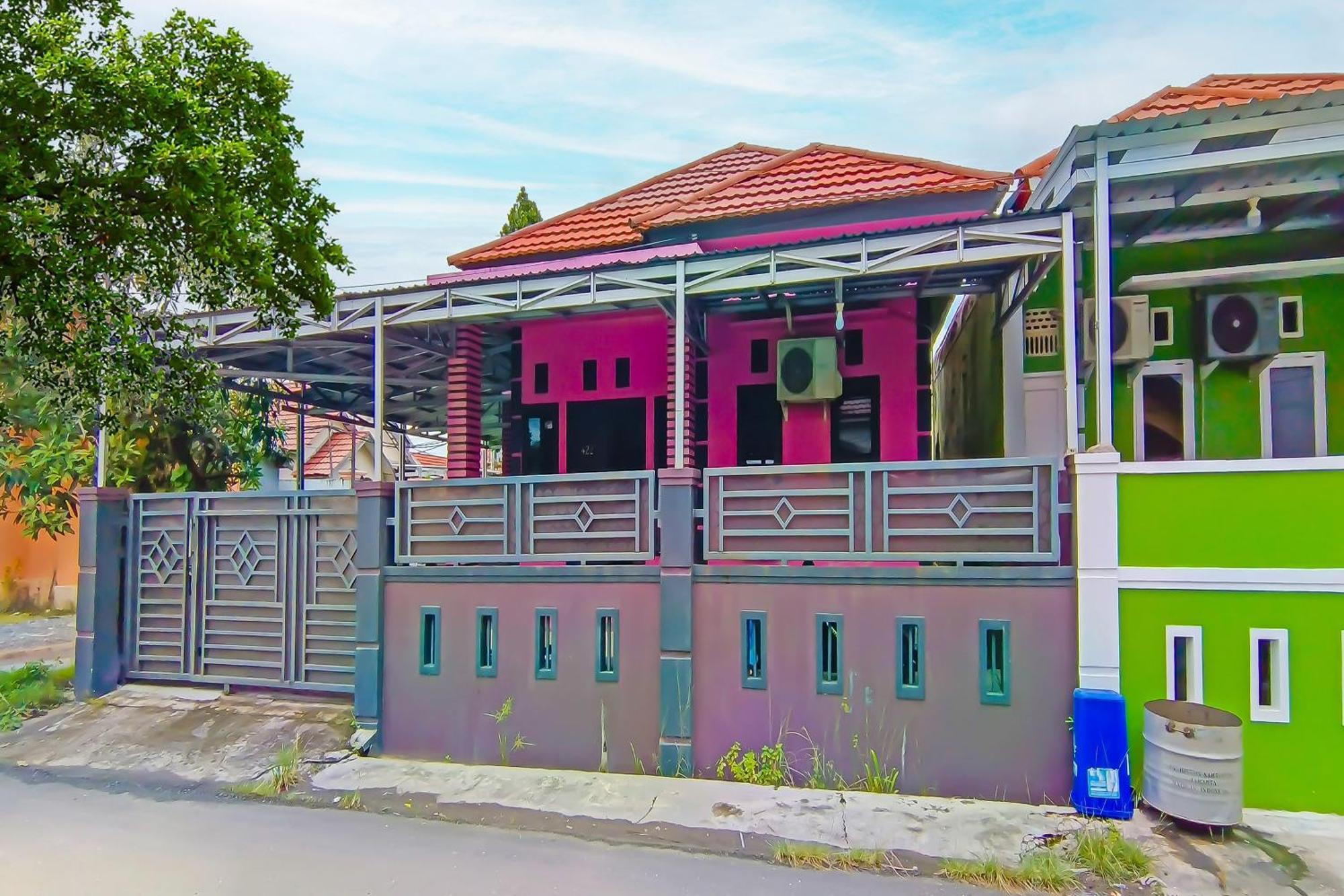 Spot On 92466 Adam Kost Syariahnearwisata Jembatan Barito 2* Banjarmasin (South Kalimantan)